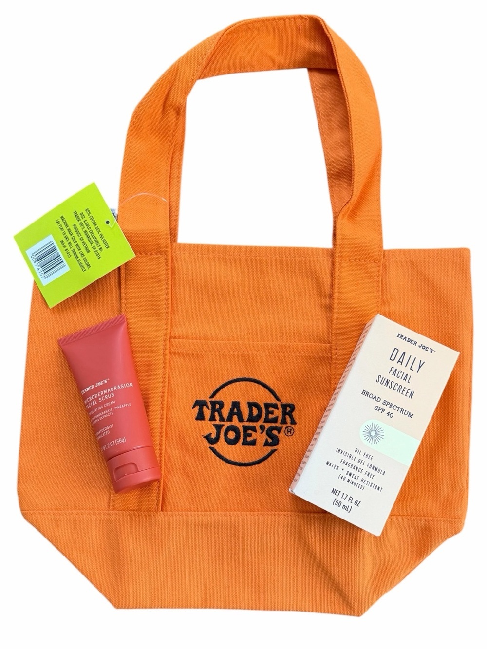 Trader Joeโs Trio: Mini Tote + Daily Facial Sunscreen (50ml) +Facial Scrub (56g)